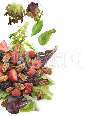 spring salad with berries and peanuts