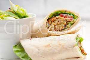 falafel pita bread laufrolle wrap sandwich