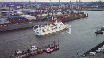 Kreuzfahrtschiff MS Hamburg