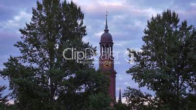 Turm der Hauptkirche St. Michaelis