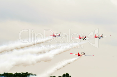 airplanes at airshow