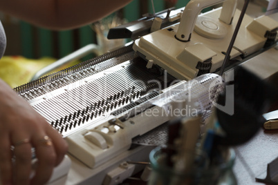 Modern machine for knitting on weaving mill