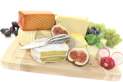 große auswahl an käse