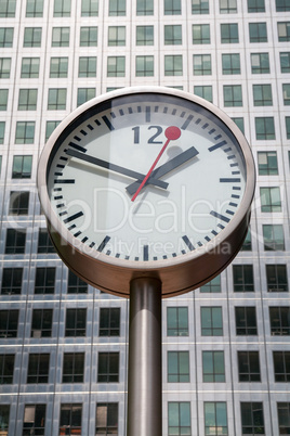 canary wharf clock. london, uk