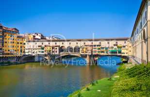 ponte vecchio view over arno  river in florence