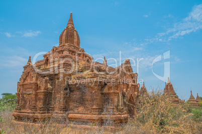 ancient buddhist temples in bagan