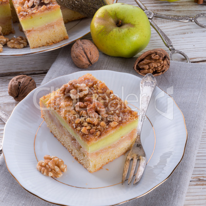 apple strudel with vanilla pudding and nuts