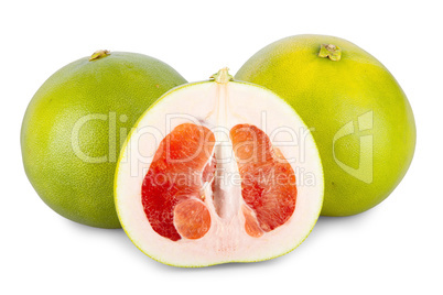 Zwei ganze und eine halbe Pomelo Frucht