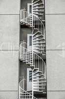 wendeltreppe an einem plattenbau in sassnitz auf rügen, deutsch