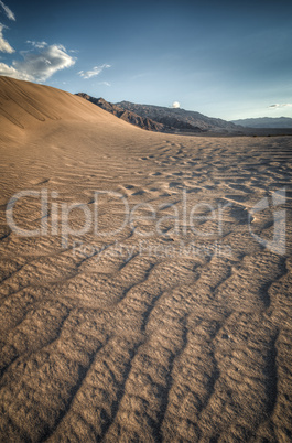 sand dune look like a wave in death valley