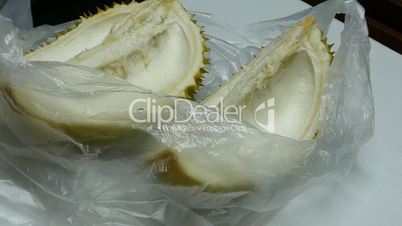 Close-up of opening up a durian.(OPENING DURIAN--1)