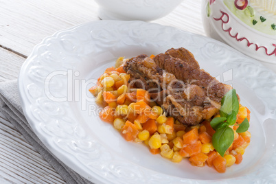 ribs with carrots and maize