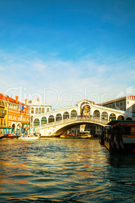 rialto bridge (ponte di rialto) in venice, italy