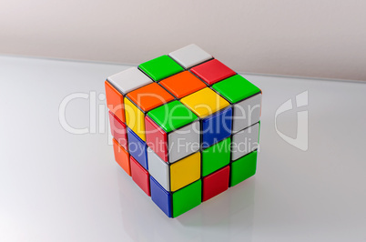 unsolved rubiks cube