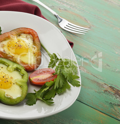 fried eggs with sweet pepper