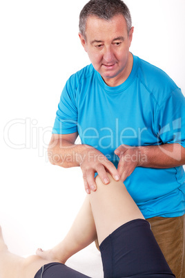 woman can treat knee by the physiotherapist