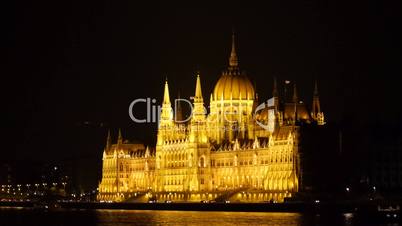 parlamentsgebaude in budapest bei nacht