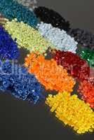 Verschiedenfarbige Kunststoffgranulate