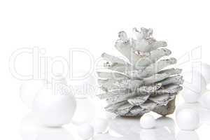 Weihnachtsdekoration grau und weiß