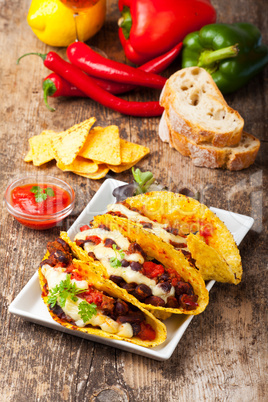 taco mit chili con carne