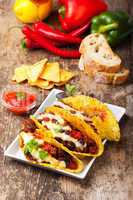 taco mit chili con carne