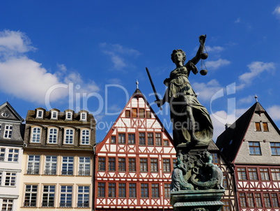 Justitia am Gerechtigkeitsbrunnen