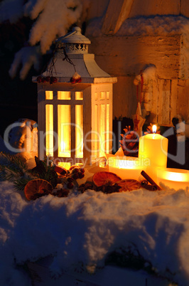 laterne im schnee besinnliche weihnachten