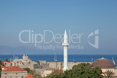 Blick über die Altstadt von Rhodos auf die Ägäis