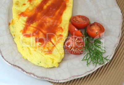 Omelet with fresh tomatoes