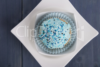 cupcake mit zuckerperlen