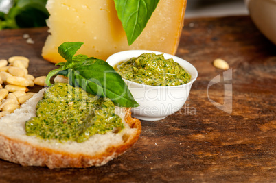 italian basil pesto bruschetta ingredients