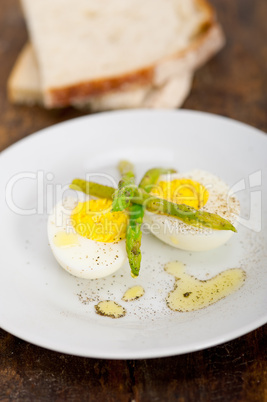 asparagus and eggs