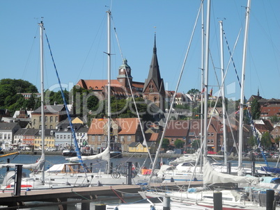 hafen und marienkirche in flensburg