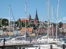 hafen und marienkirche in flensburg