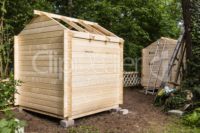 bau eines gartenschuppen, construction of a wooden hut