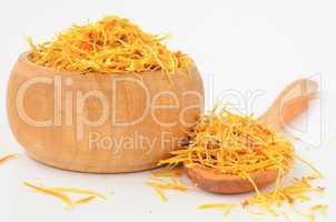 saffron in wooden bowl