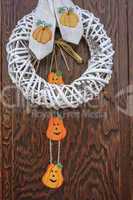 Halloween Kürbis Dekoration auf Holztür