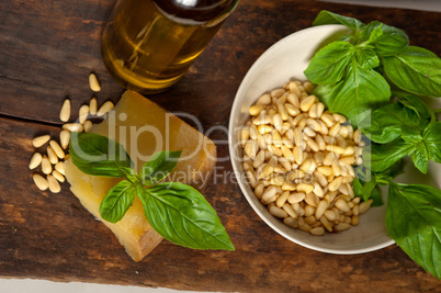 italian basil pesto ingredients