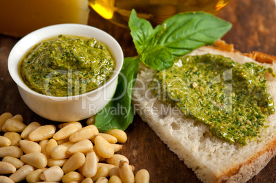 italian basil pesto bruschetta ingredients