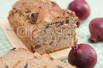 Zwiebelbrot mit Speck