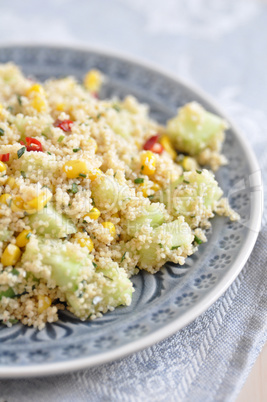 Couscous Salat mit Mais und Chili