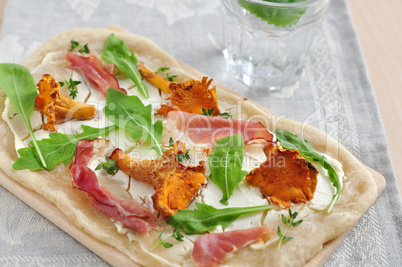 Eierschwammerl Flammkuchen