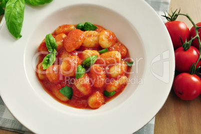 Gnocchi im Tomaten Basilikum Sauce