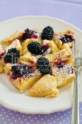 Kaiserschmarrn mit Brombeeren