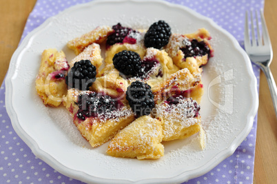 Kaiserschmarrn mit Brombeeren