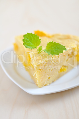Pfirsich Joghurt Kuchen mit Zitronenmelisse