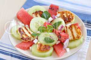 Melonensalat mit Grillkäse
