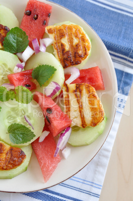 Melonensalat mit Grillkäse