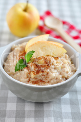 Milchreis mit Apfel und Zimt