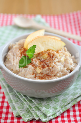 Milchreis mit Apfel und Zimt